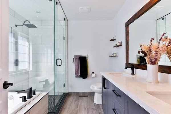 Comment transformer un ancien buffet en un meuble sous-vasque pour salle de bain?